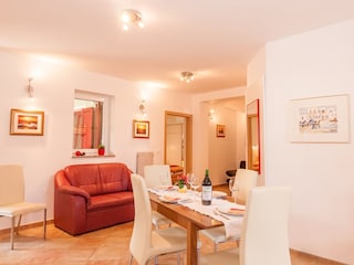 großer Wohnbereich der Ferienwohnung Mozart