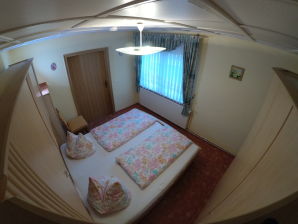 Ferienwohnung No. 5 "Am Gurkenradweg"