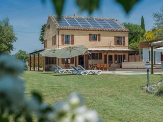 Villa Greta - three-storey villa with pool (12x4)