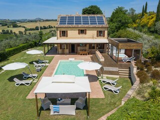 Villa Monsampietro Morico Buitenaudio-opname 2