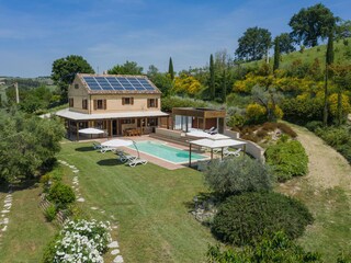 Villa Monsampietro Morico Buitenaudio-opname 11