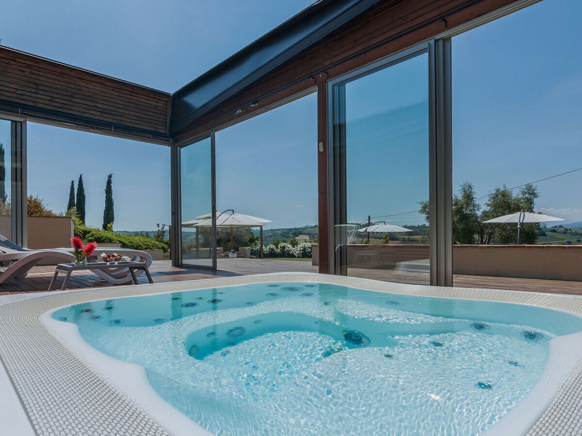 Villa Greta - Jacuzzi in der Veranda