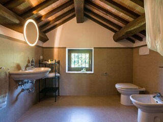 Villa Monsampietro Morico Caratteristiche 35