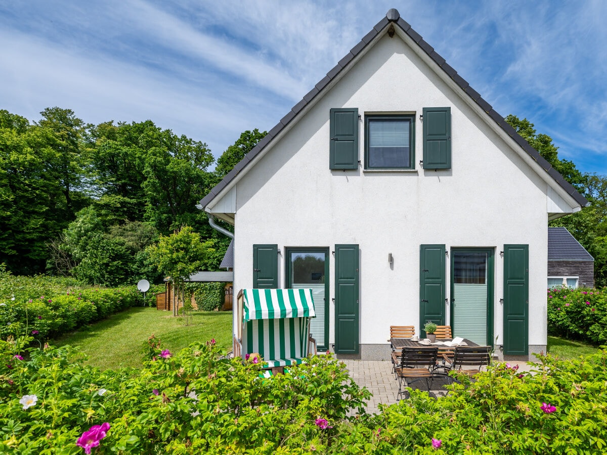 Terrasse mit Strandkorb