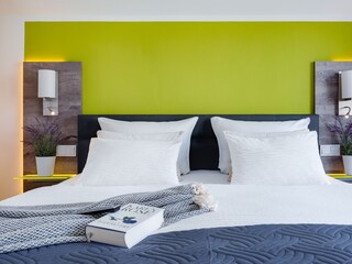 Schlafzimmer 2,  Boxspringbett 1,80 x 2,00