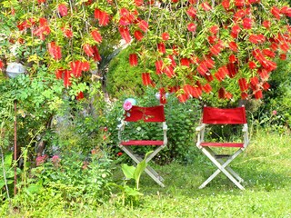 Sonniger Sitzplatz im Garten