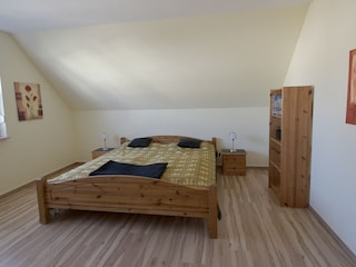 Schlafzimmer 2 (OG)