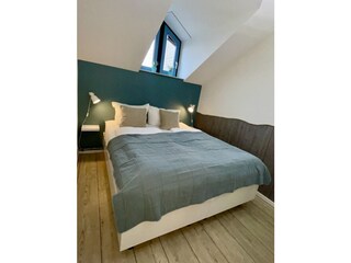 Schlafzimmer Bett 1,60x2,00