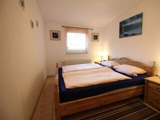 Schlafzimmer mit Doppelbett