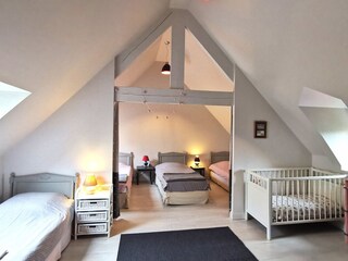 Schlafzimmer mit 4 Betten