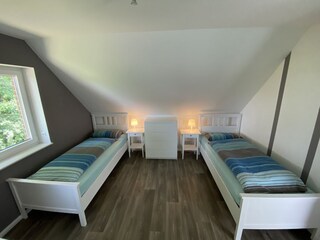 Schlafzimmer 2 mit 2 Einzelbetten