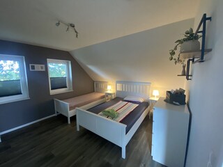 Schlafzimmer 2