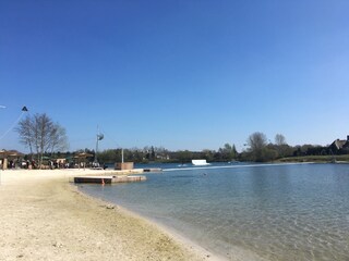 Ansicht 2 vom großen öffentlichen Badesee