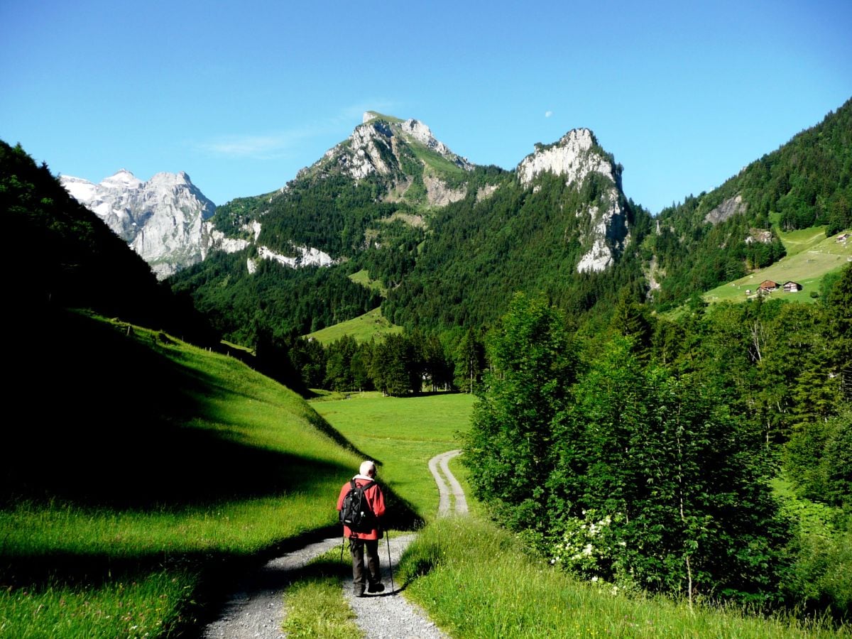 Wandern vom Haus weg