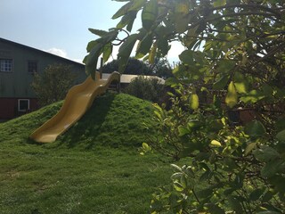 große Gartenrutsche