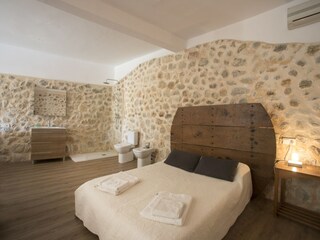 Casale Lloseta Caratteristiche 14