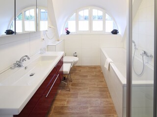 Badezimmer im Obergeschoss