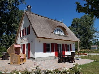 Reethaus Lucia Terrassen und Strandkorb