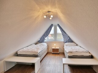 2. Schlafzimmer