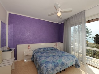 zimmer am 2. Etage mit farbterapie