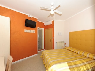 zimmer am 2. Etage mit farbterapie