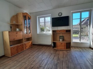 Wohnzimmer mit Blick auf die Terrasse