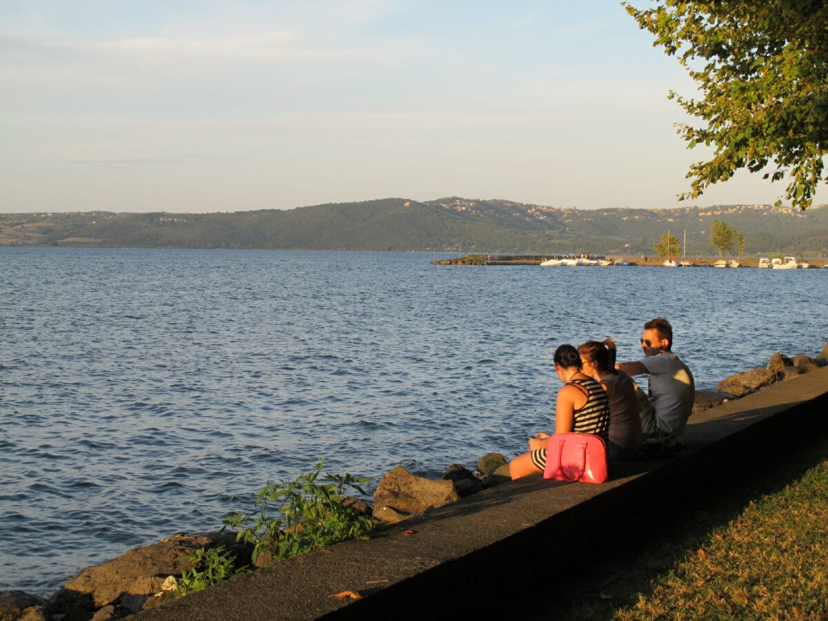 Martha mit Blick auf Montefiascone