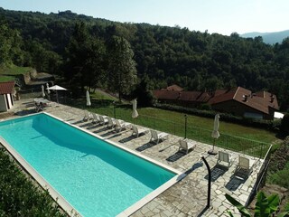 18m x5m Swimmingpool mit Blick auf die Berge