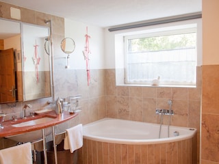 Badezimmer im Erdgeschoss