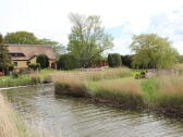 Blick zum Haus und Hafen