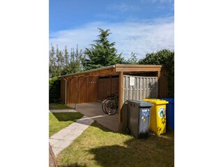 Überdachter Fahrradport