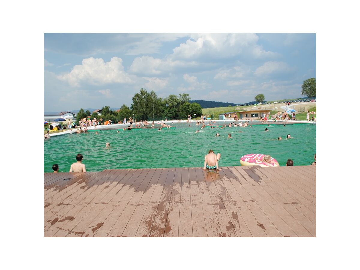 Naturbadesee am Ortsrand von Ruhmannsfelden