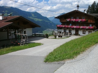 Driveway, Zweckerhof.