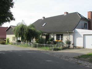 Vakantiehuis bij Boitiner Meer met tuin - Tarnov - image1