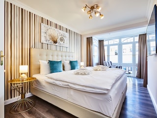 Schlafzimmer 1