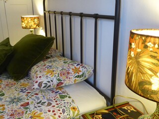 double bed (190 x 140 cm)