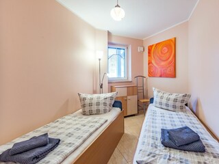 Schlafzimmer 3 mit zwei Einzelbetten