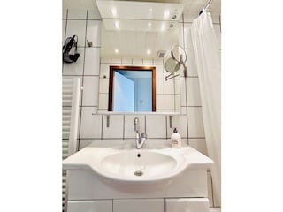 Holiday apartment Burgh-Haamstede Bathroom 30