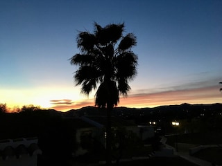 Sonnenuntergang von unserer Terrasse