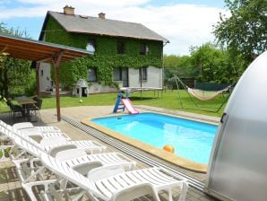 Holiday house Holiday home in Zelenecká Lhota with pool - Parezska Lhota - image1