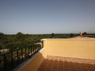 2 roof terraces with view into the green area