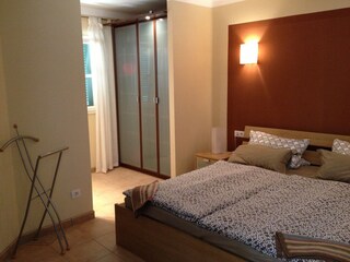 bed room 1 with bath en suite (bed 180 x 200 cm)