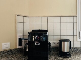 automatic coffee maker Delonghi,  cappuccino function