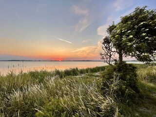 Sonnenuntergang am Hafen von Gager