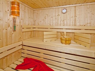 Sauna im Erdgeschoss