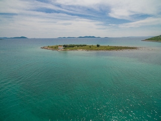 Island in front mobile homes