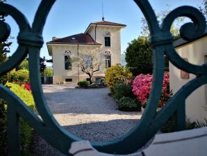 Ferienwohnung Villa Hermanno met uitzicht op het meer