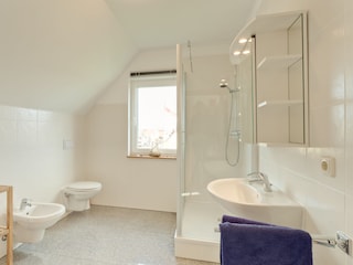 Badezimmer Wohnung 2 Oben