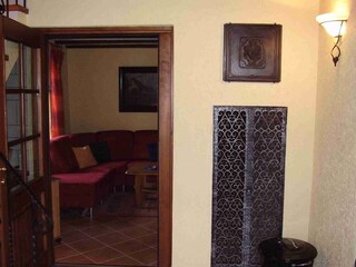 Flur mit Blick ins Wohnzimmer