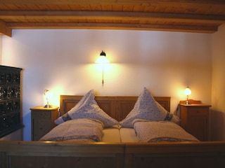 Schlafzimmer 1